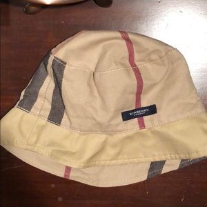 Authentic Burberry bucket hat euc